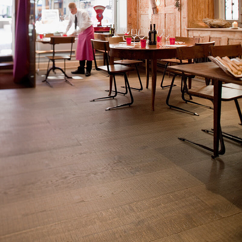 Parkett Nova Antica Le Base, Massivholzdiele aus franz. Eiche Base fumé clair, sägeroh, geölt weiss