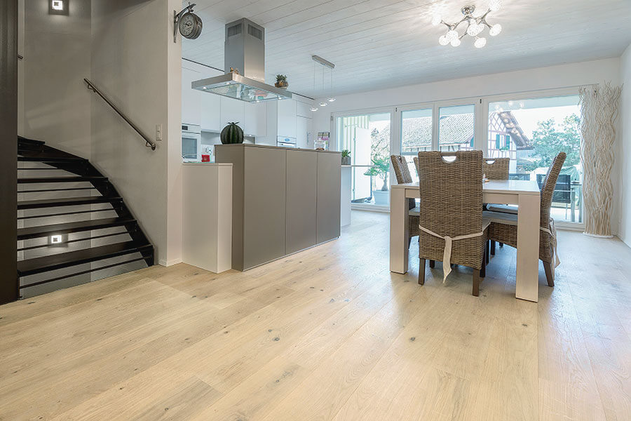 Parkett Edelweiss, Landhausdiele 3-Schicht, Eiche Pingado, Swiss Special, wohnfertig geölt weiss